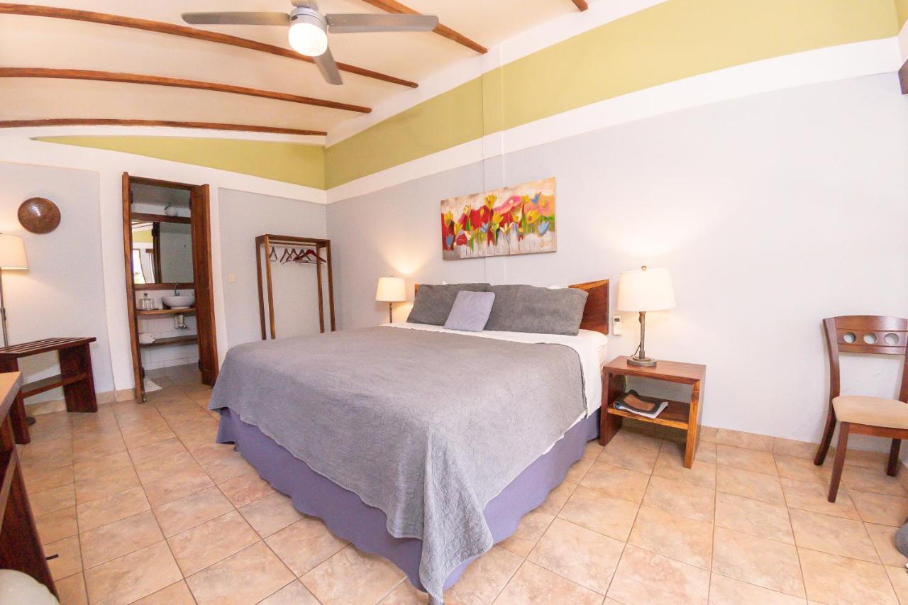 Xalli Beach Hotel Altagracia Екстер'єр фото